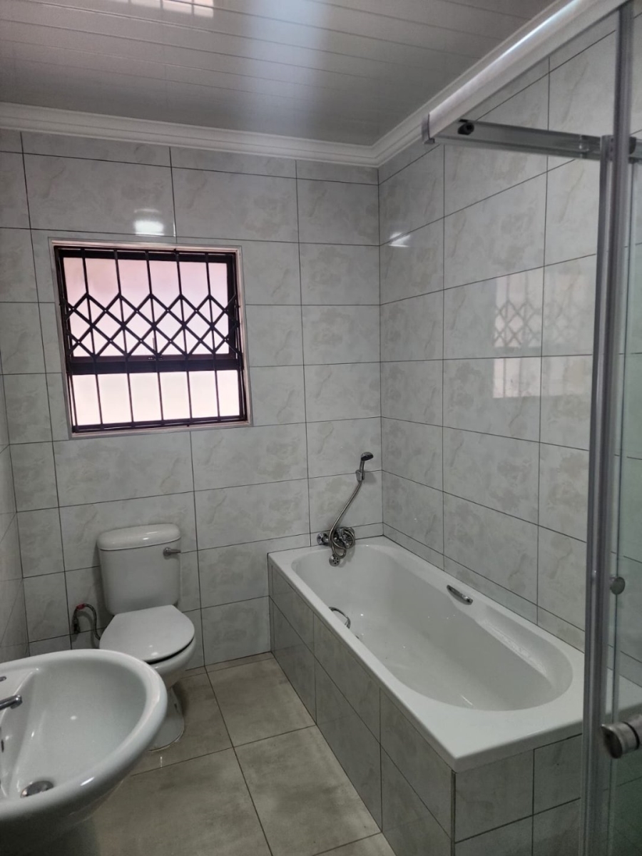 3 Bedroom Property for Sale in Flamwood North West